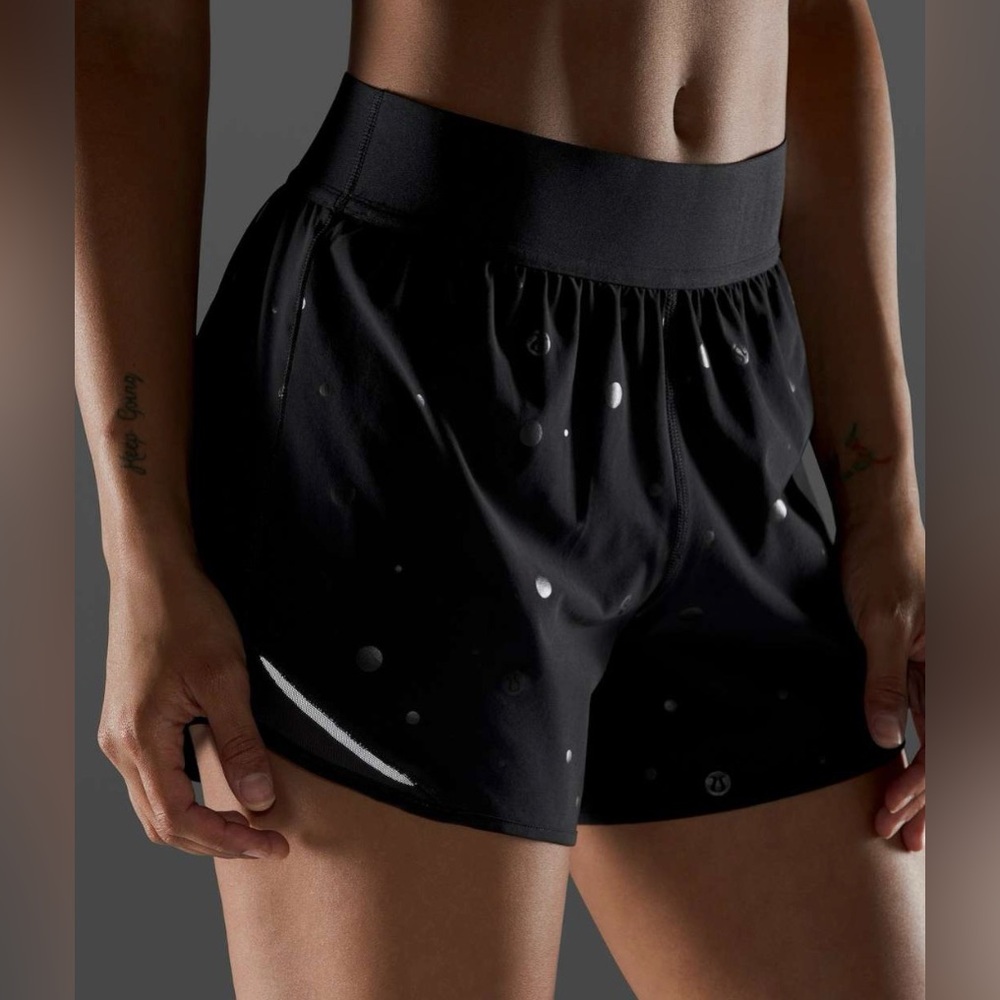 Lululemon Hotty Hot Short 4” *Logo NWT RARE